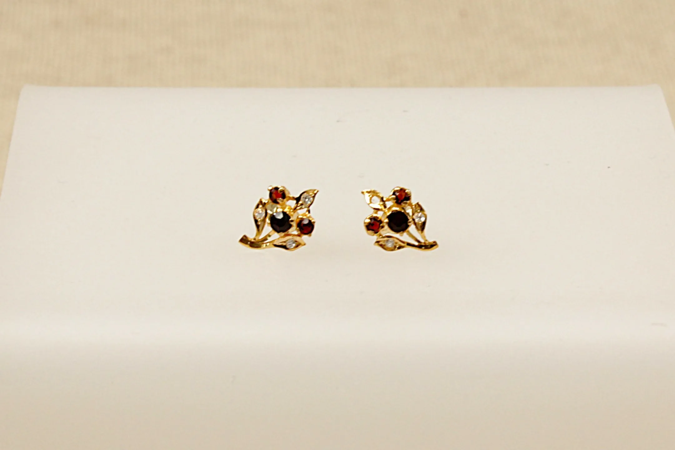 9ct Gold & Garnet Earring Studs