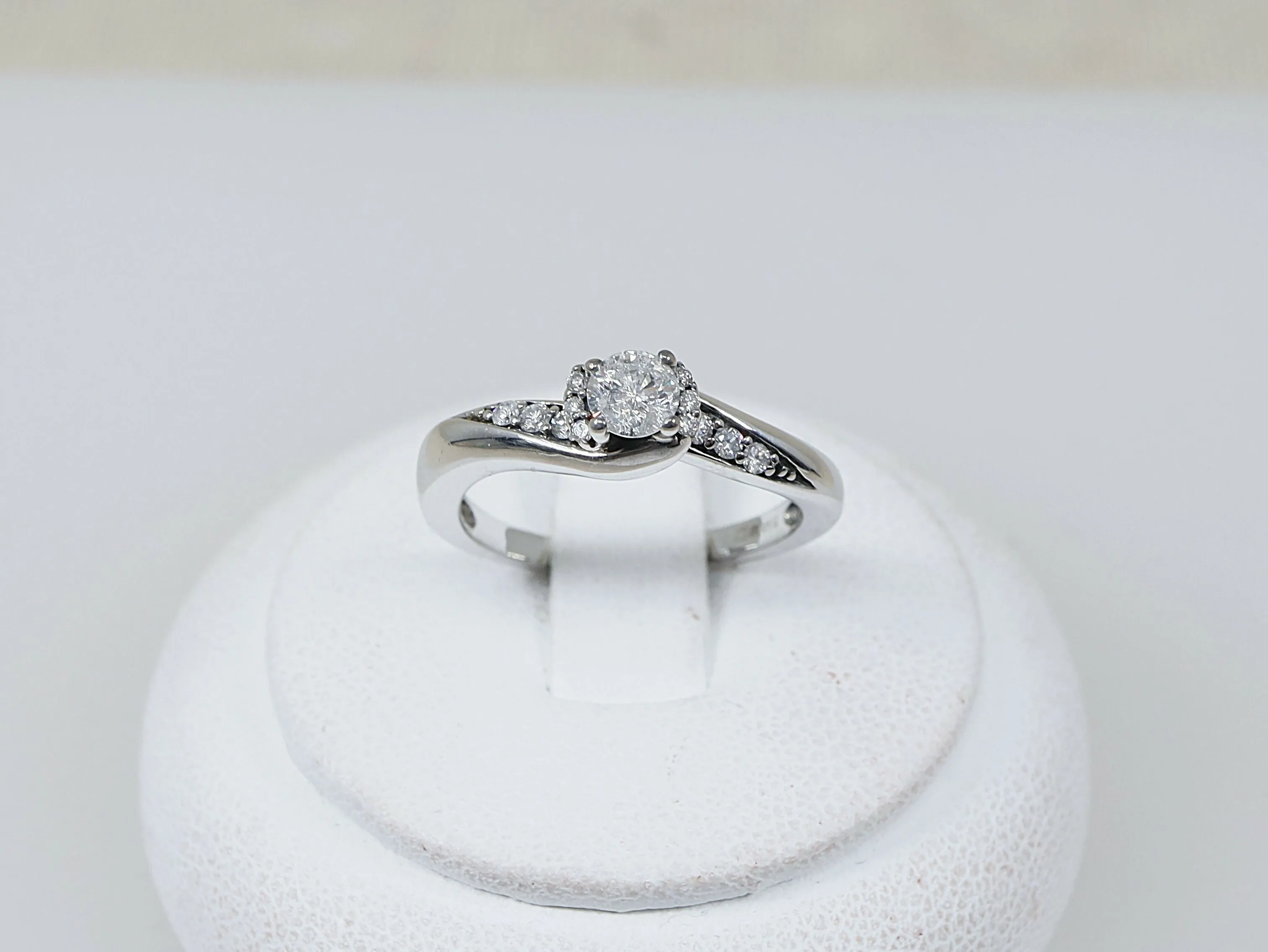 9ct White Gold Diamond Solitaire Ring