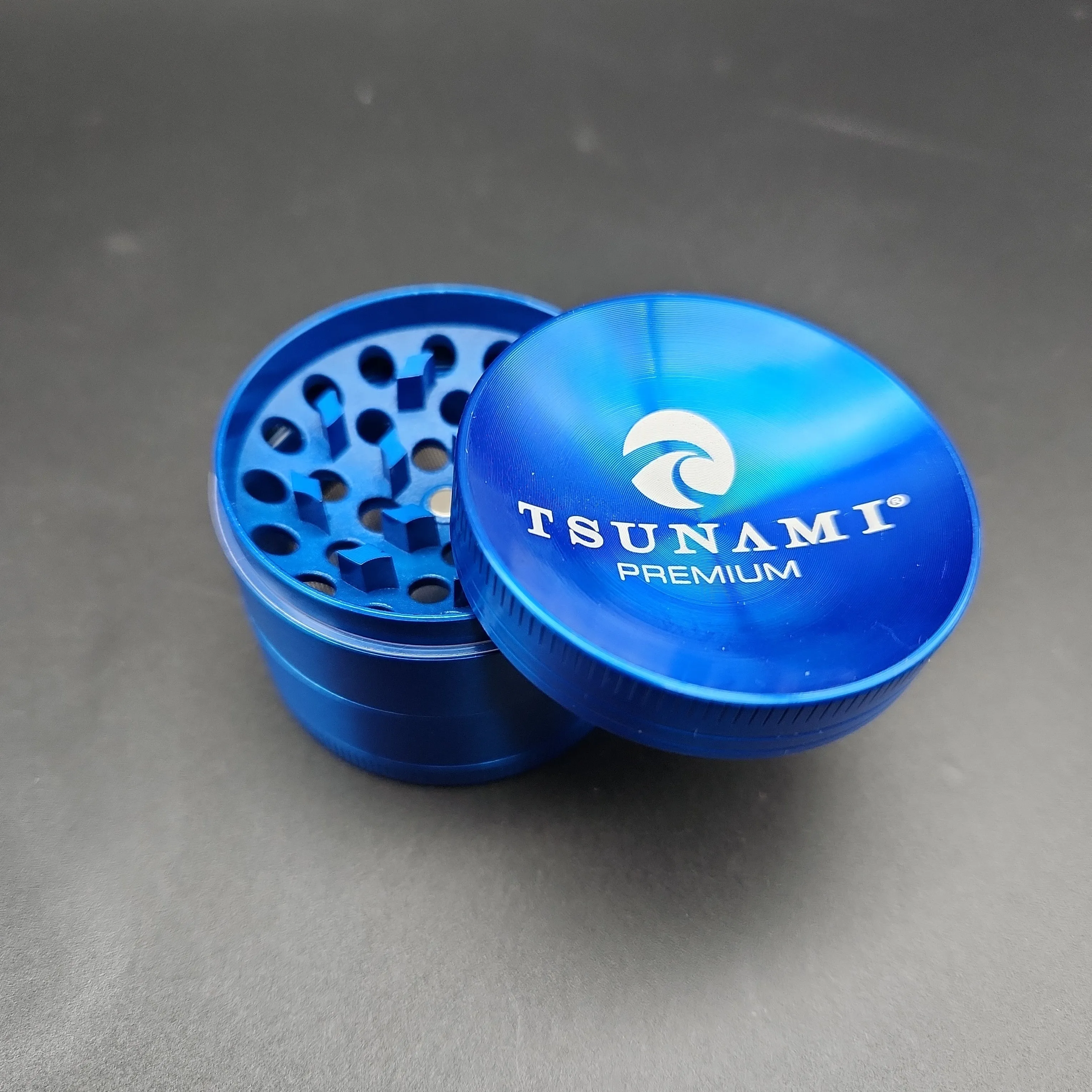 Tsunami Dry Herb Grinder 4 Piece 50mm